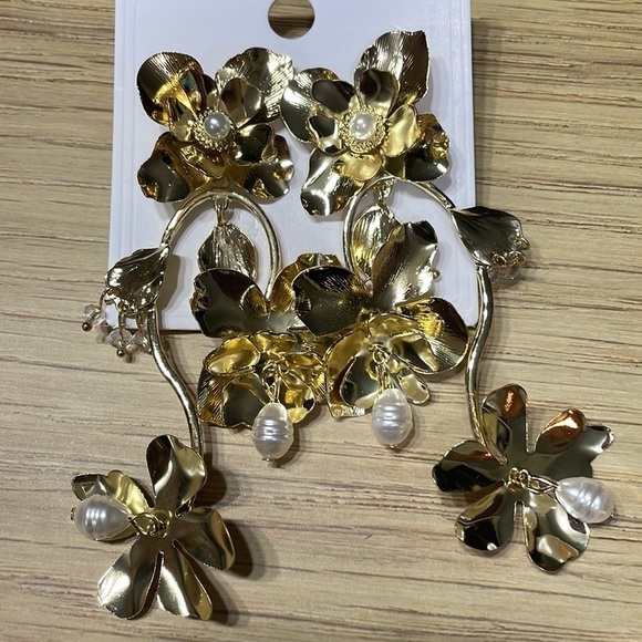 Zara Flower Pearl Drop Earrings - Picture 9 of 14